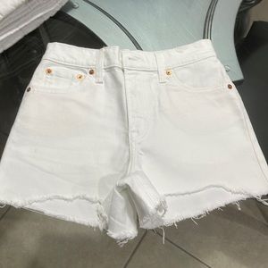 Levi’s High Rise Shorts Size 26